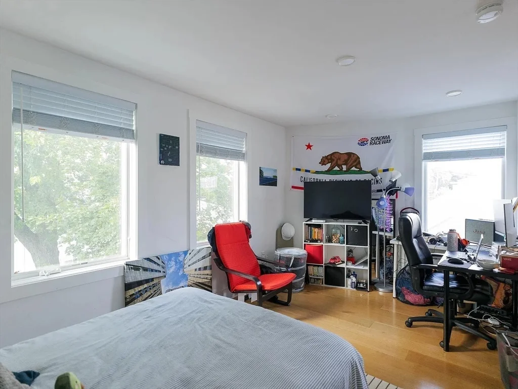 4 bed, 3 bath apartment for rent at 66-68 Hooker St Unit 66, Allston — photo 6 of 21