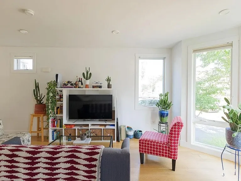 4 bed, 3 bath apartment for rent at 66-68 Hooker St Unit 66, Allston — photo 19 of 21