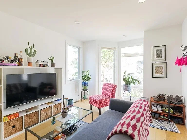 4 bed, 3 bath apartment for rent at 66-68 Hooker St Unit 66, Allston — photo 2 of 21