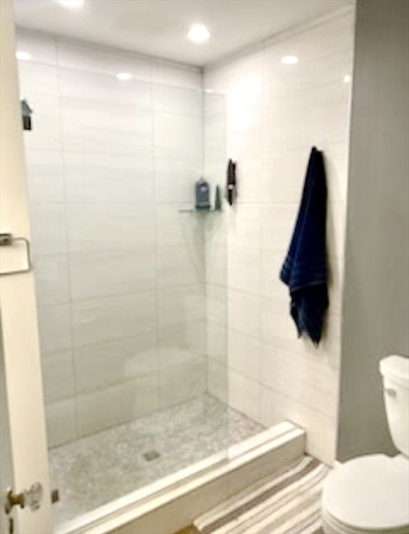2 bed, 1 bath apartment for rent at 66-68 Rawson St Unit 1L, Leicester — photo 5 of 24