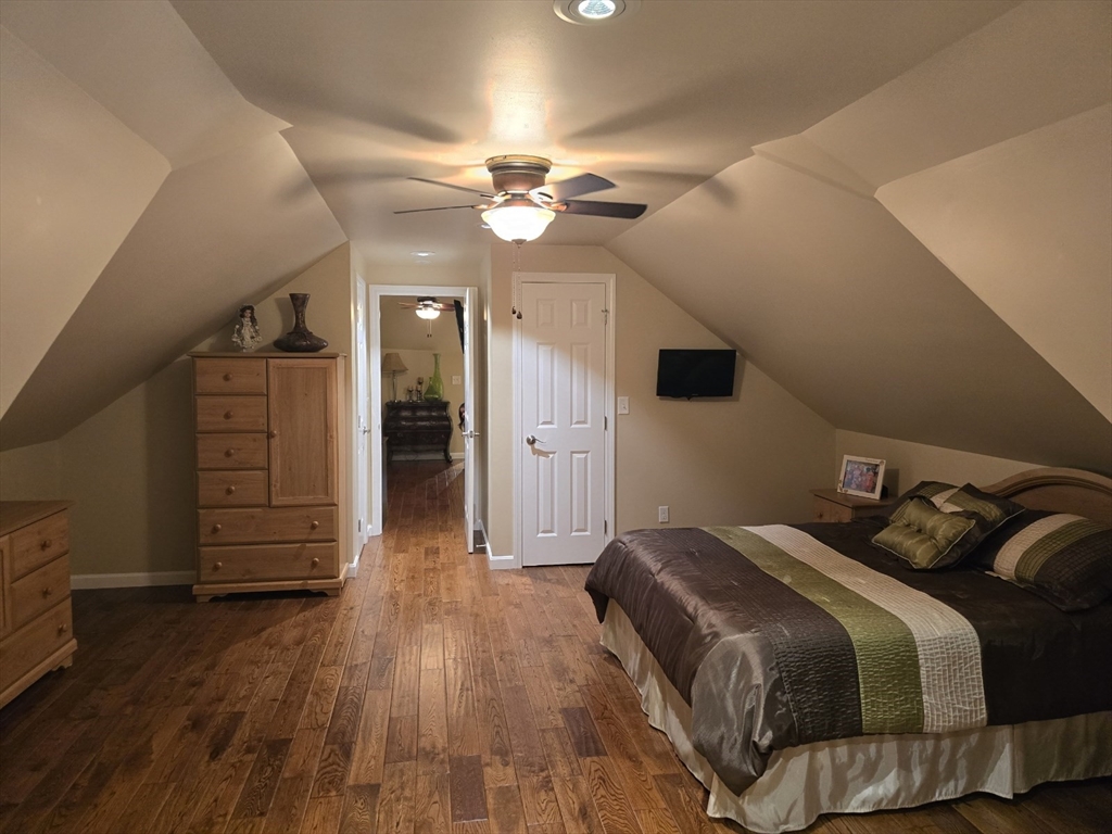 3 bed, 2 bath apartment for rent at 66-68 Valentine St Unit 2, South End — photo 31 of 40