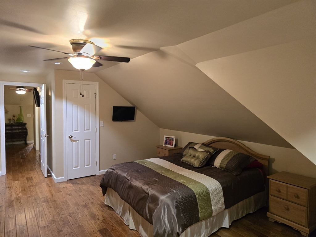 3 bed, 2 bath apartment for rent at 66-68 Valentine St Unit 2, South End — photo 33 of 40