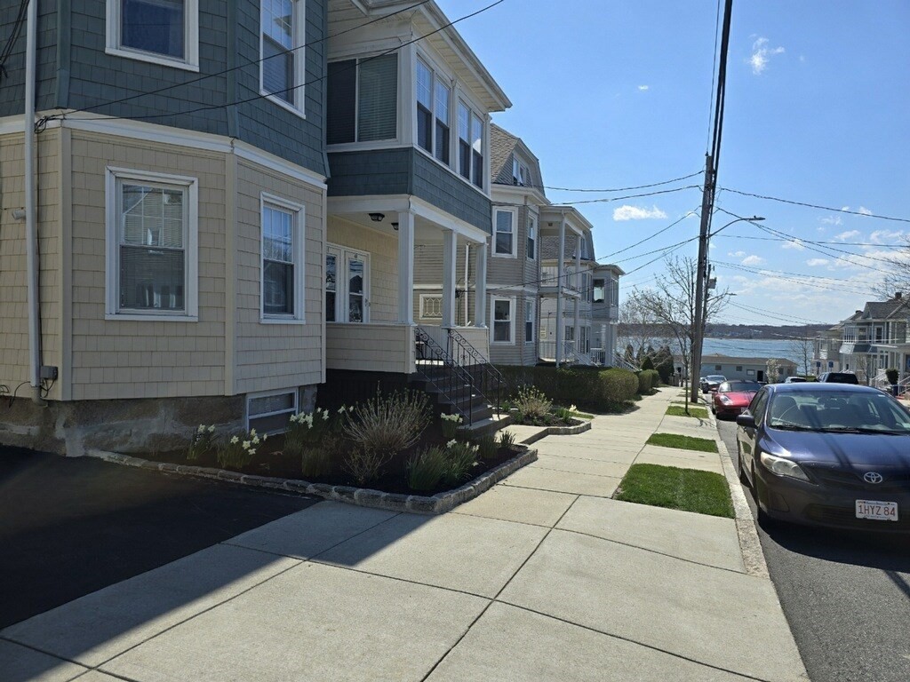 3 bed, 2 bath apartment for rent at 66-68 Valentine St Unit 2, South End — photo 2 of 40