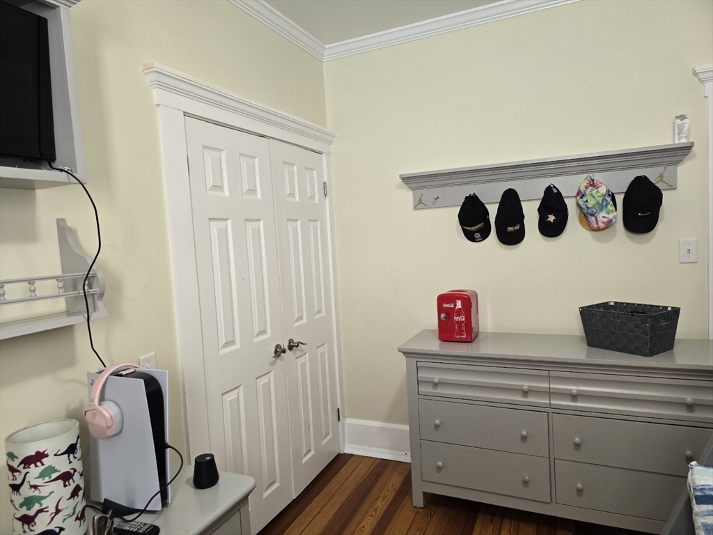 3 bed, 2 bath apartment for rent at 66-68 Valentine St Unit 2, South End — photo 8 of 40