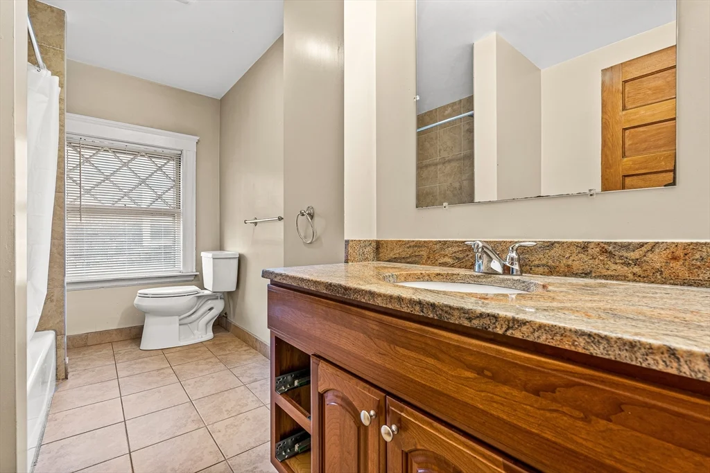 5 bed, 2.5 bath apartment for rent at 66 Adams St Unit 2, Winter Hill — photo 17 of 29