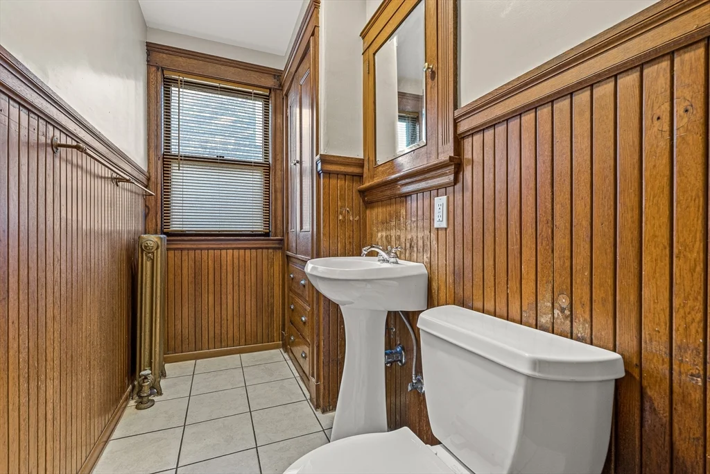 5 bed, 2.5 bath apartment for rent at 66 Adams St Unit 2, Winter Hill — photo 23 of 29