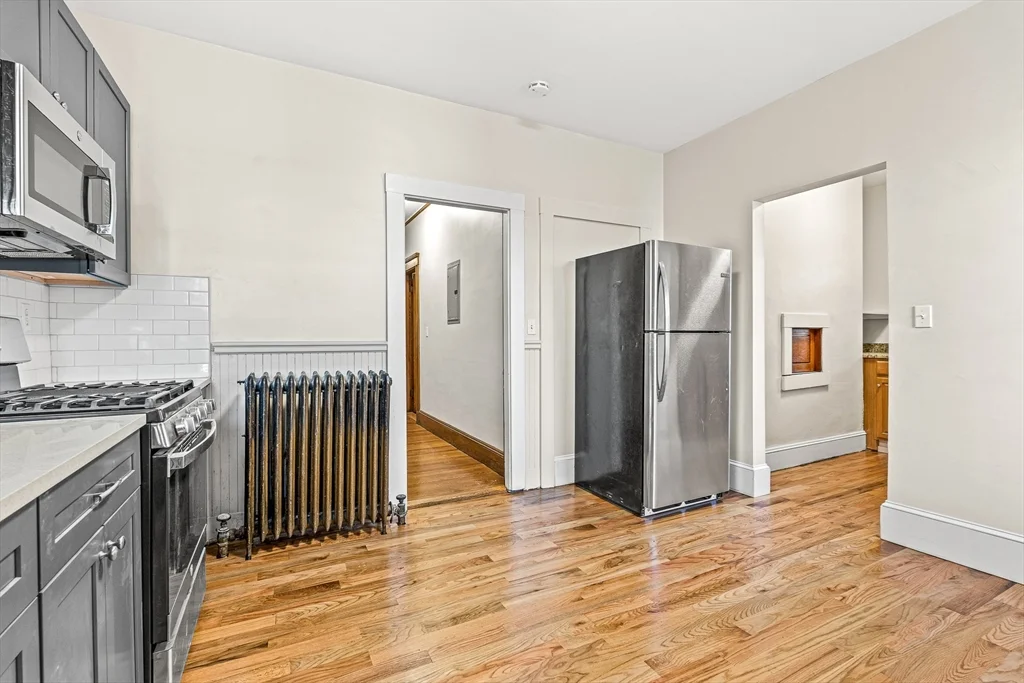 5 bed, 2.5 bath apartment for rent at 66 Adams St Unit 2, Winter Hill — photo 4 of 29