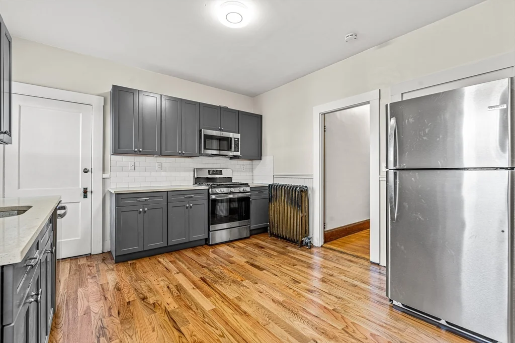5 bed, 2.5 bath apartment for rent at 66 Adams St Unit 2, Winter Hill — photo 3 of 29