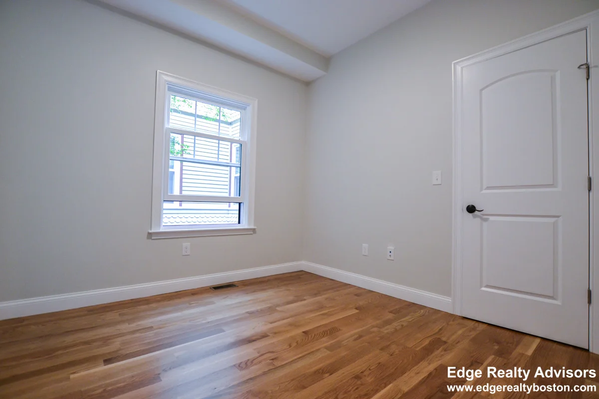 4 bed, 4+ bath apartment for rent at 66 Allston St Unit 1, Brighton — photo 3 of 15