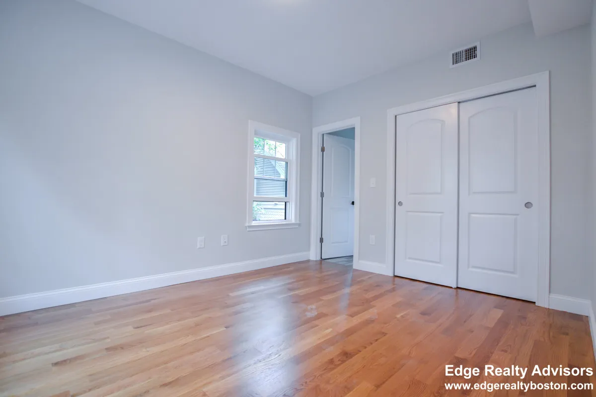 5 bed, 4+ bath apartment for rent at 66 Allston St Unit 2, Brighton — photo 4 of 16
