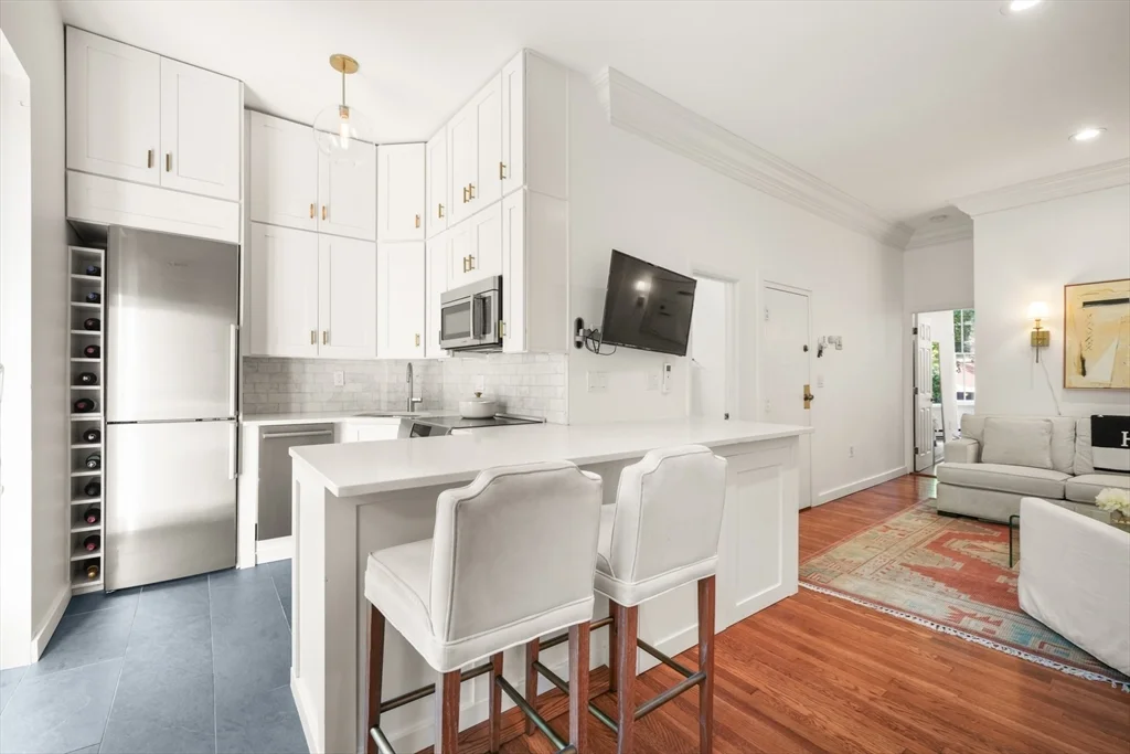 1 bed, 1 bath apartment for rent at 66 Appleton St Unit 3, South End