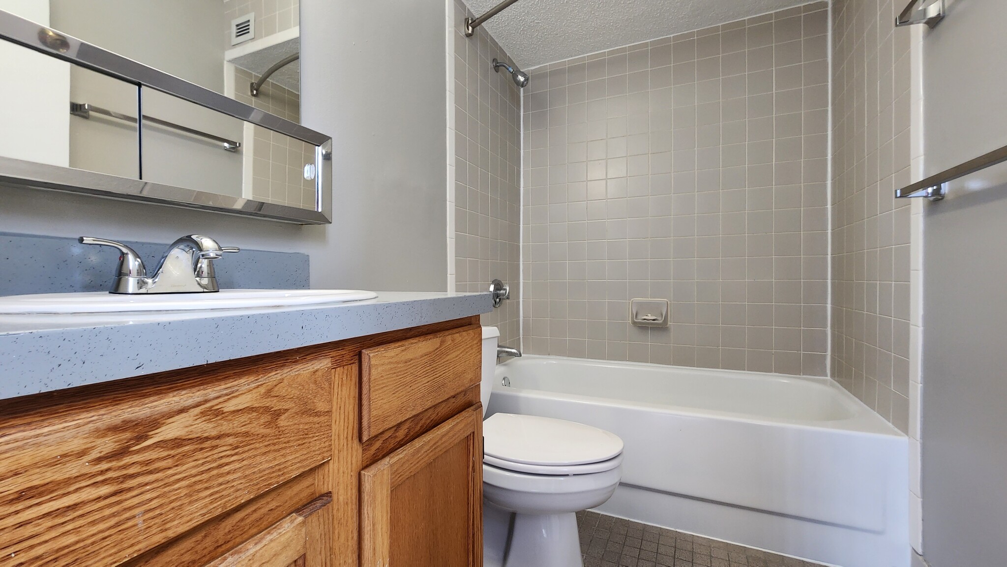 2 bed, 2 bath apartment for rent at 66 Beach Point Pl Unit 402, Dorchester — photo 9 of 24
