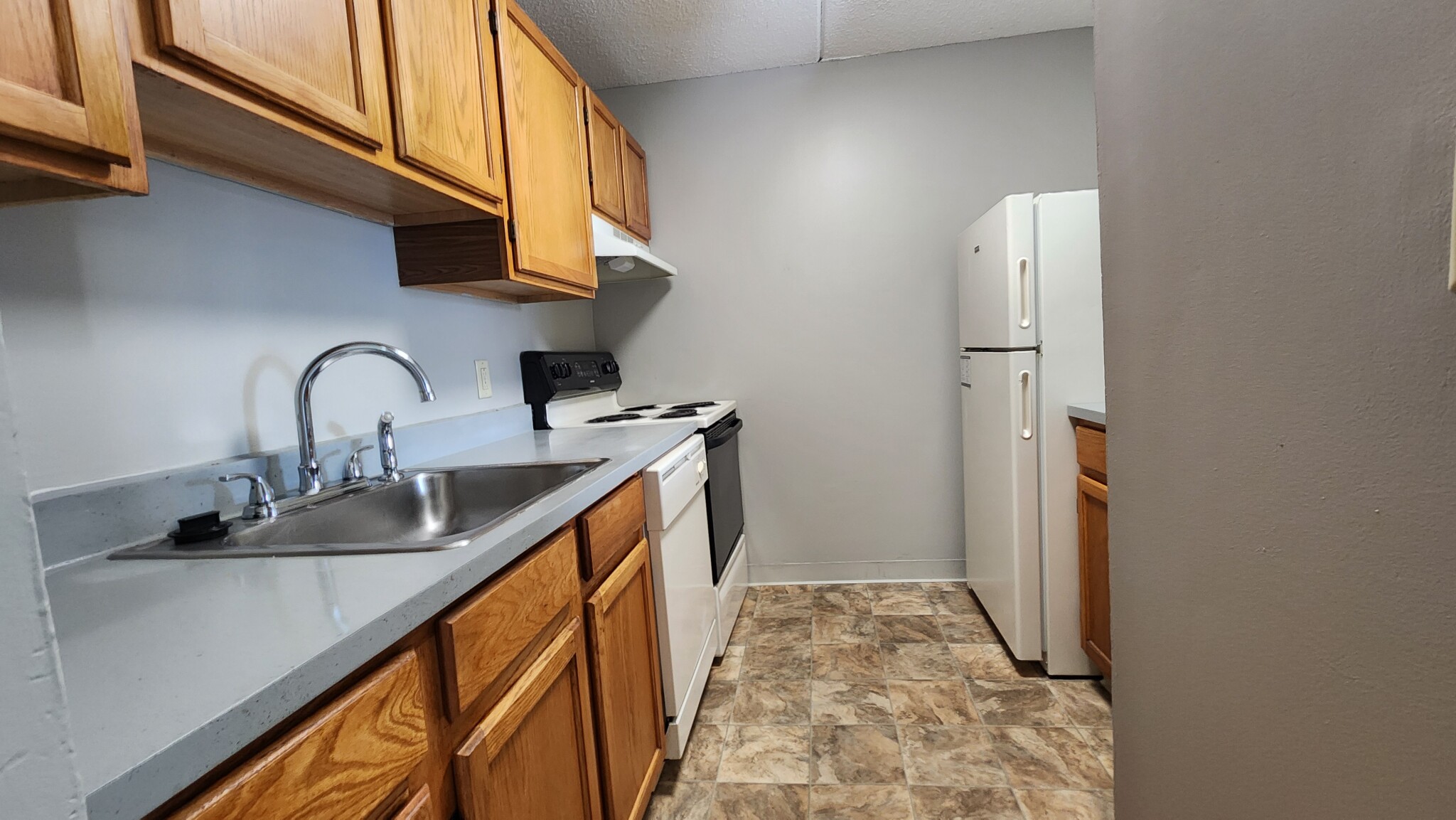 2 bed, 2 bath apartment for rent at 66 Beach Point Pl Unit 402, Dorchester — photo 2 of 24