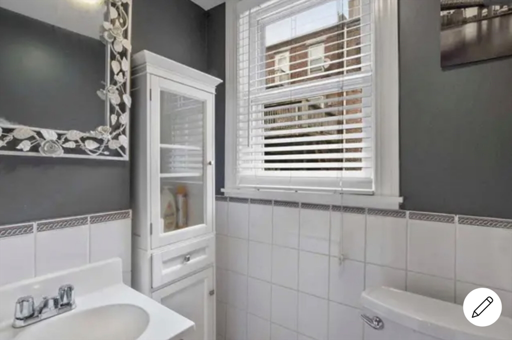 4 bed, 2.5 bath apartment for rent at 66 Bolton St Unit 1, South Boston — photo 17 of 23