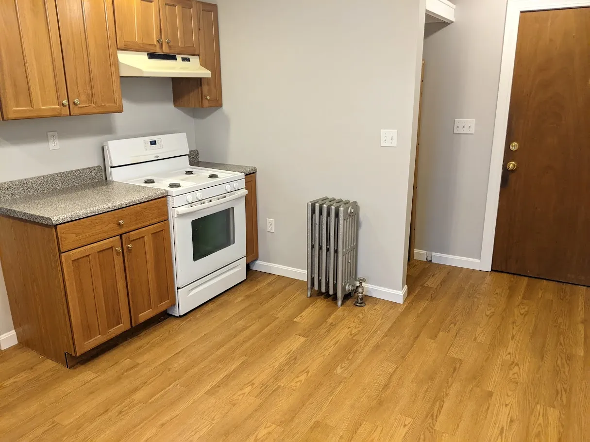 2.5 bed, 1 bath apartment for rent at 66 Brock St Unit 3, Oak Square — photo 12 of 21