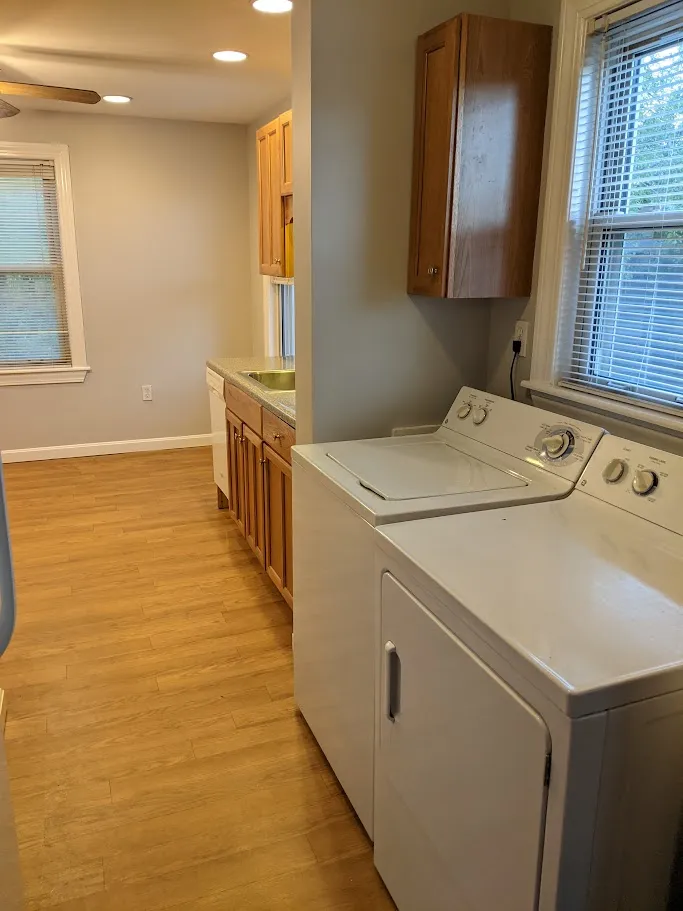 2.5 bed, 1 bath apartment for rent at 66 Brock St Unit 3, Oak Square — photo 9 of 21
