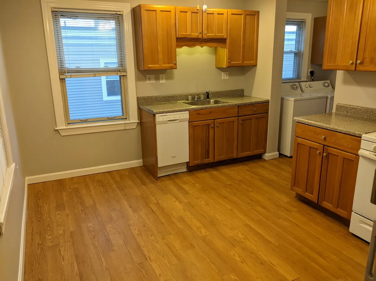 2.5 bed, 1 bath apartment for rent at 66 Brock St Unit 3, Oak Square — photo 10 of 21