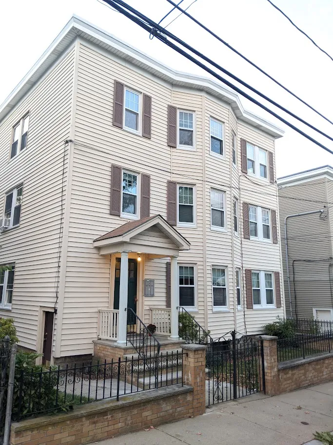 2.5 bed, 1 bath apartment for rent at 66 Brock St Unit 3, Oak Square — photo 19 of 21