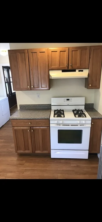 2 bed, 1 bath apartment for rent at 66 Brock St Unit 3M, Oak Square — photo 7 of 8