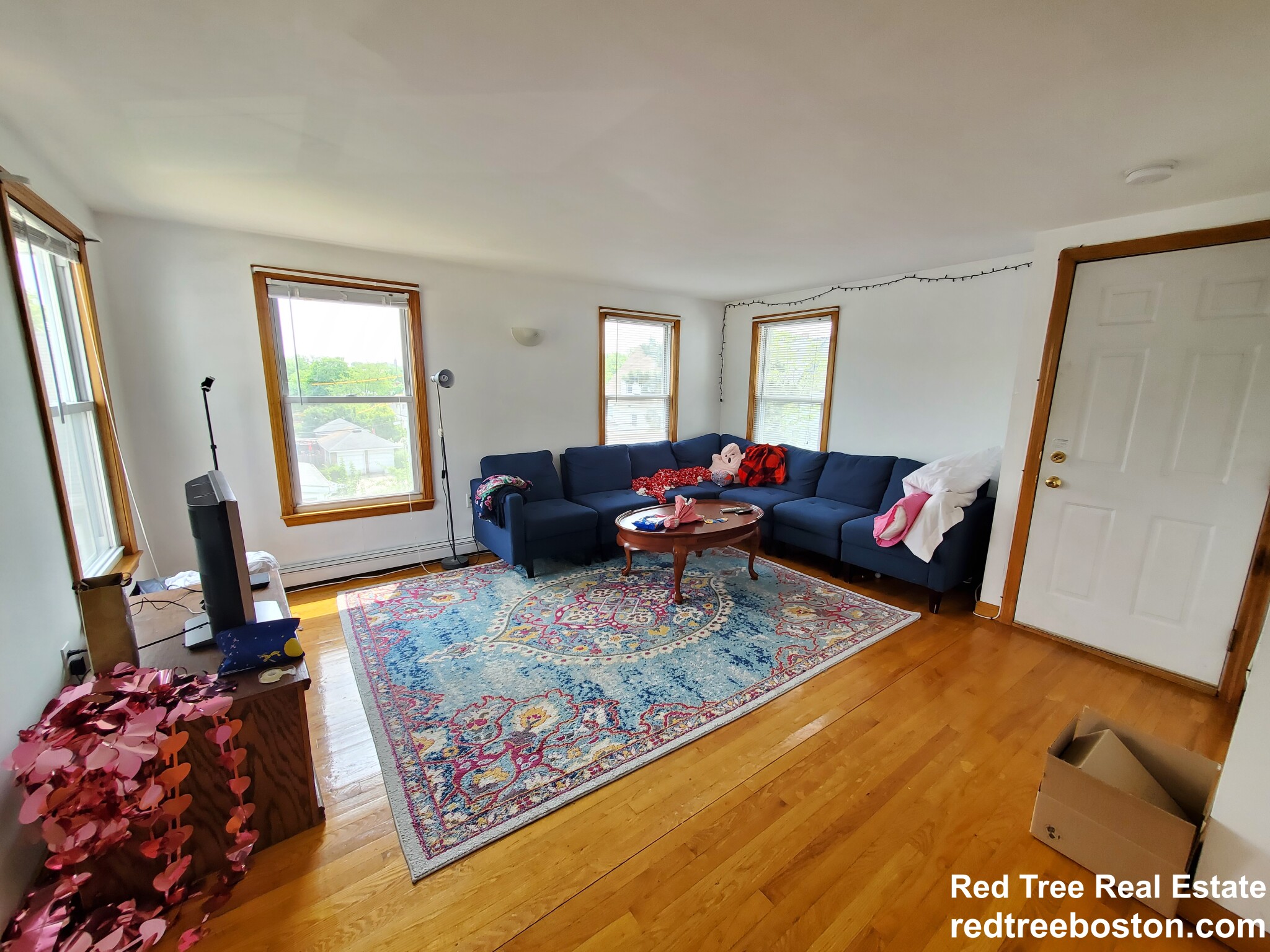 3 bed, 1 bath apartment for rent at 66 Brooks St Unit 3, Brighton — photo 2 of 15