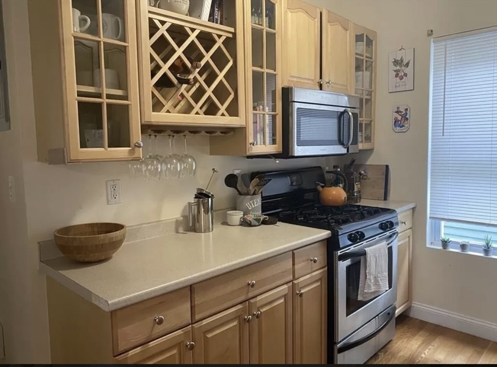 3 bed, 1 bath apartment for rent at 66 Brookside Unit 2, Jamaica Plain — photo 2 of 11