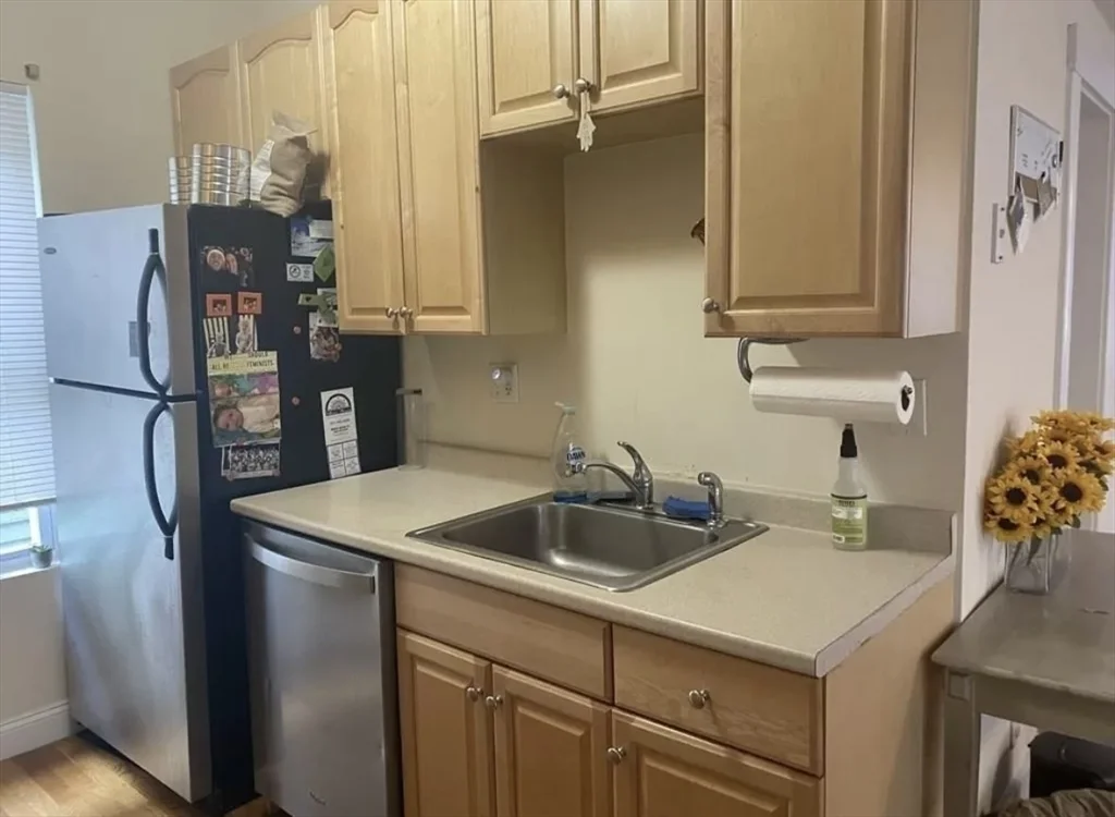 3 bed, 1 bath apartment for rent at 66 Brookside Unit B, Jamaica Plain — photo 2 of 8