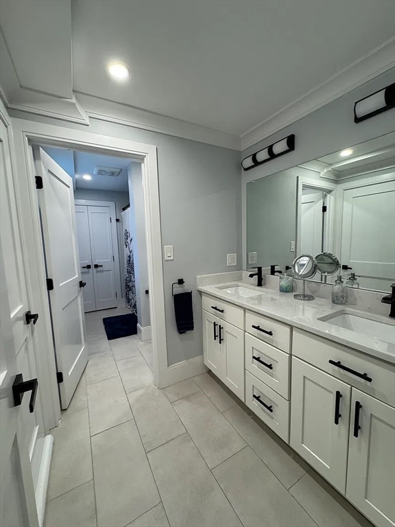 4 bed, 3 bath apartment for rent at 66 Calvary St Unit A, Waltham — photo 18 of 42