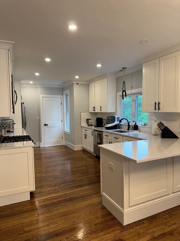 4 bed, 3 bath apartment for rent at 66 Calvary St Unit A, Waltham — photo 13 of 42