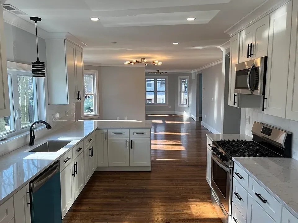 4 bed, 3 bath apartment for rent at 66 Calvary St Unit A, Waltham — photo 10 of 42