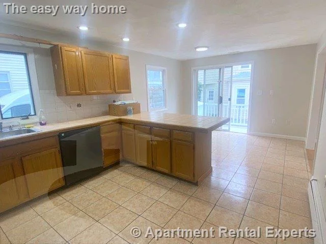 3 bed, 2 bath apartment for rent at 66 Cedar St, Porter Square — photo 2 of 21