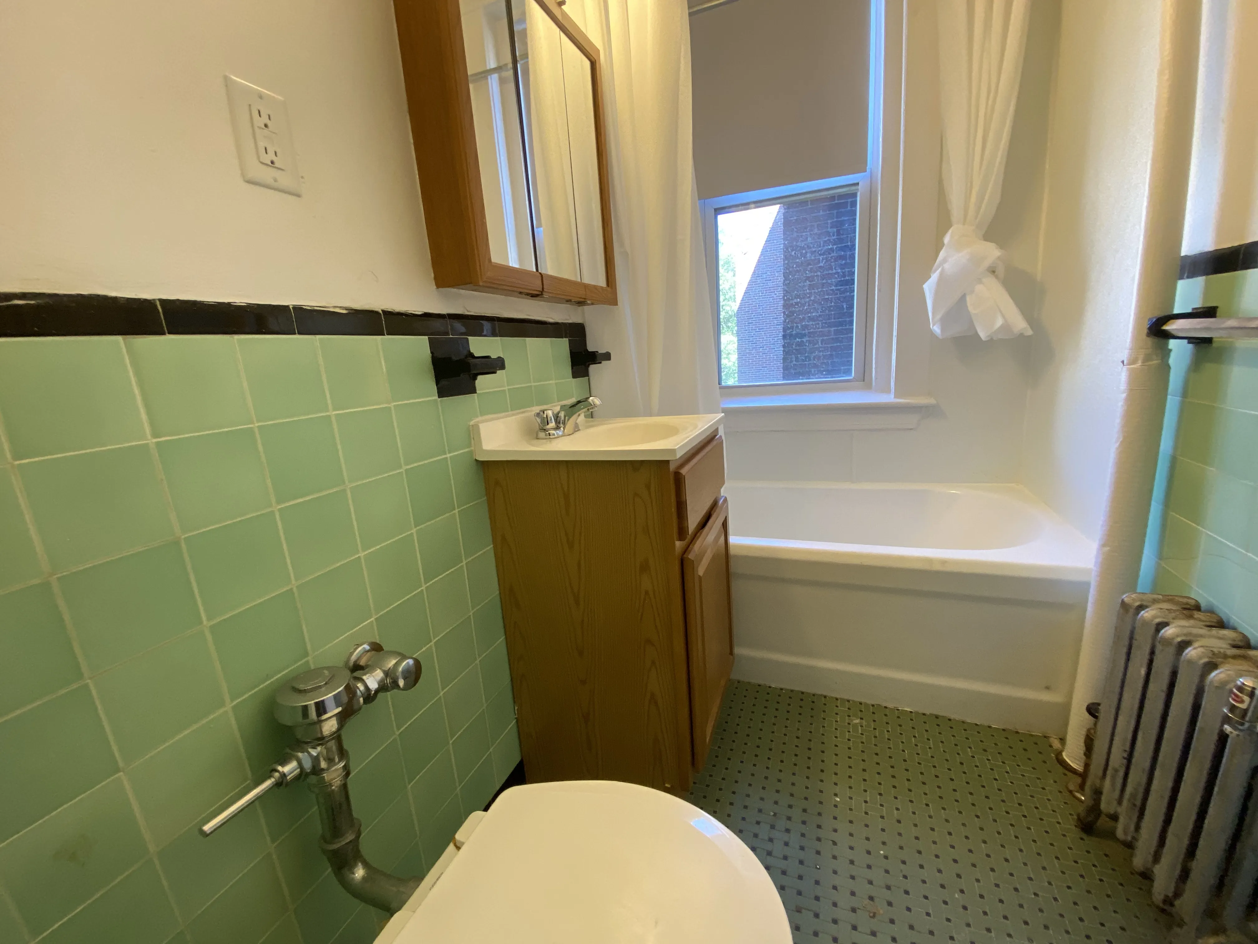1 bed, 1 bath apartment for rent at 66 Chiswick Rd Unit 21, Brighton — photo 3 of 18