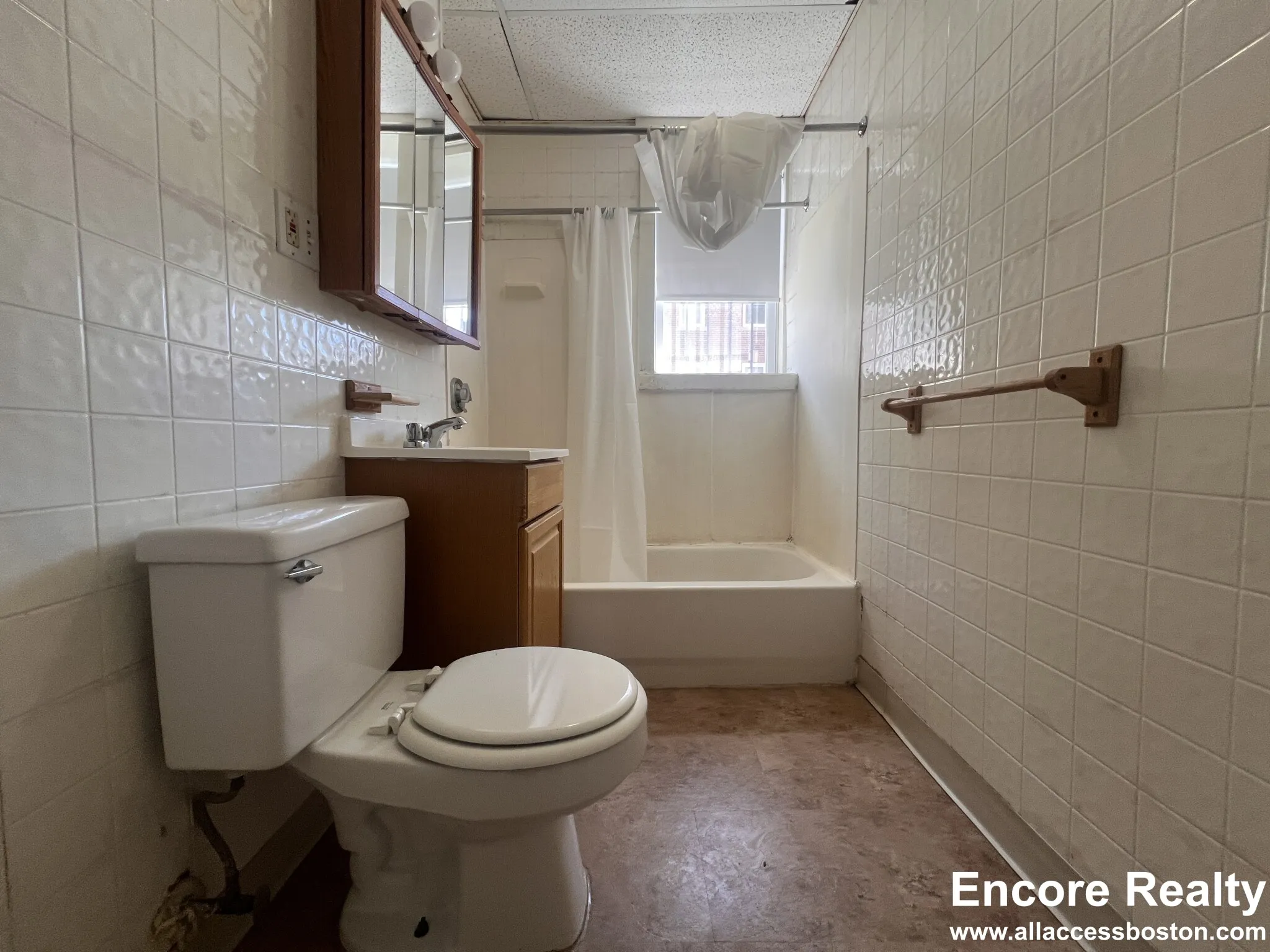 1 bed, 1 bath apartment for rent at 66 Chiswick Rd Unit 29, Brighton — photo 4 of 9