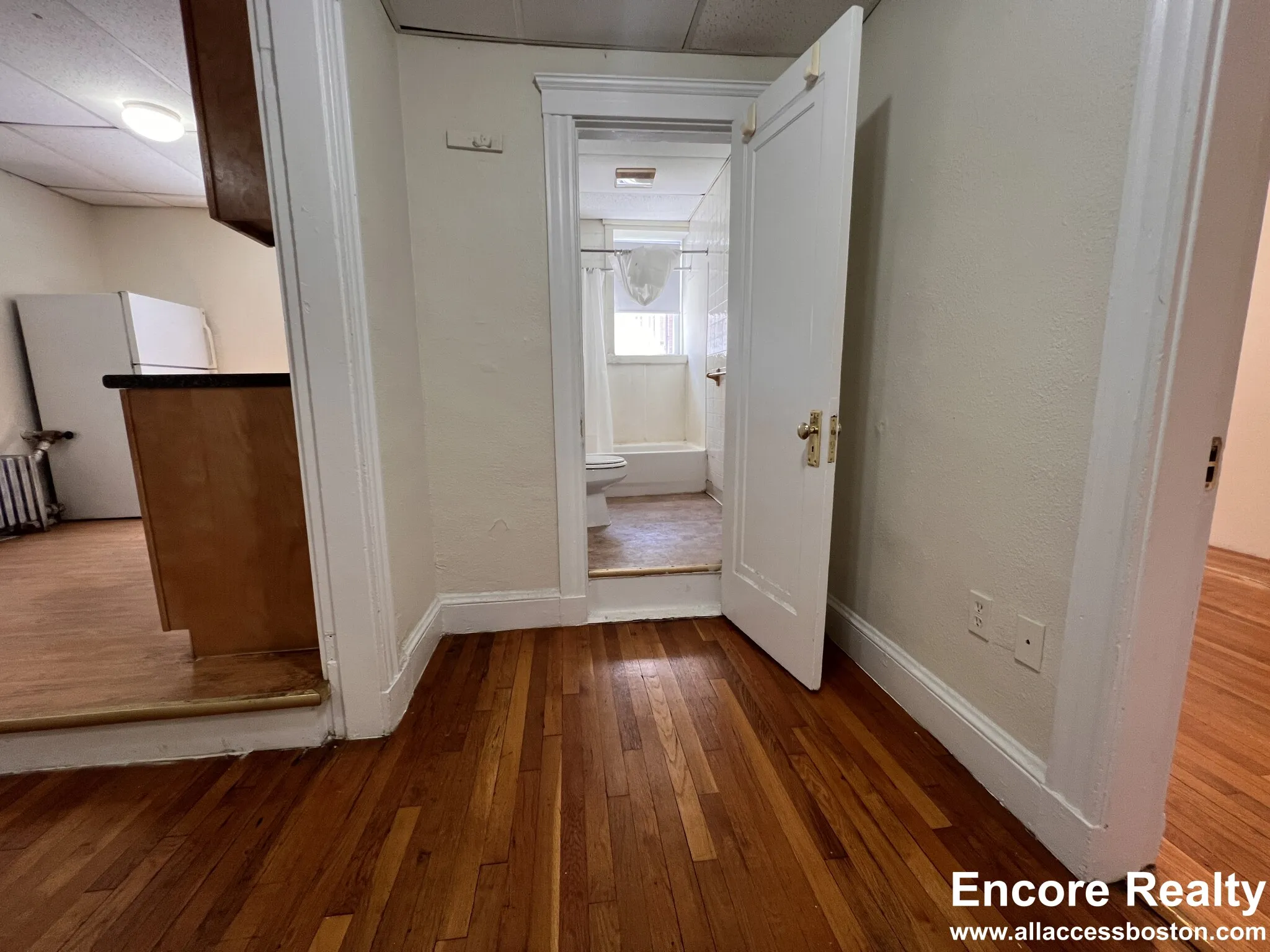 1 bed, 1 bath apartment for rent at 66 Chiswick Rd Unit 29, Brighton — photo 6 of 9