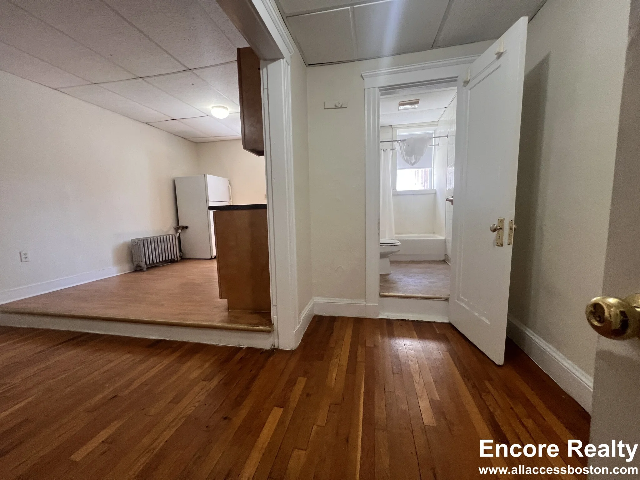 1 bed, 1 bath apartment for rent at 66 Chiswick Rd Unit 29B, Brighton — photo 3 of 11
