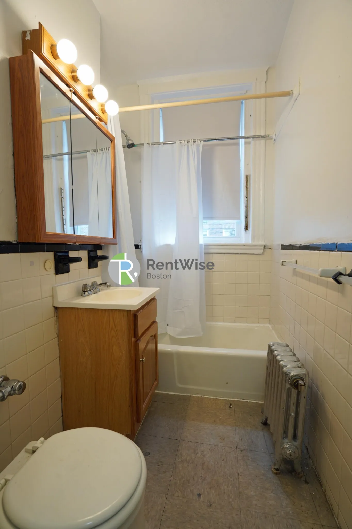 1 bed, 1 bath apartment for rent at 66 Chiswick Rd Unit 3, Brighton — photo 5 of 13