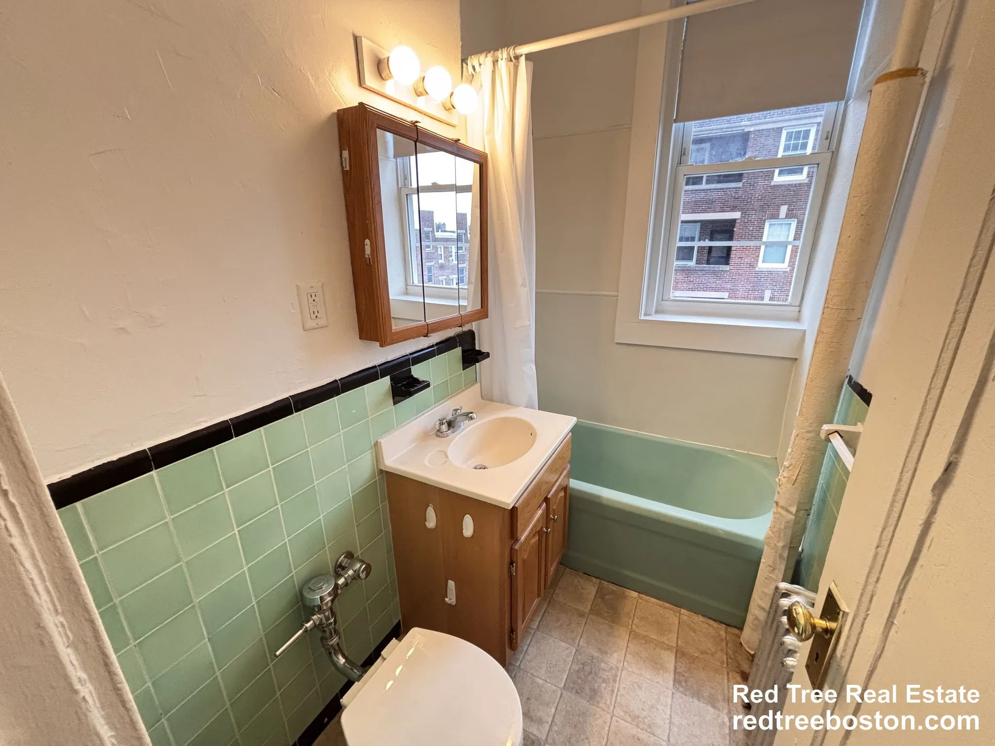 1 bed, 1 bath apartment for rent at 66 Chiswick Rd Unit 4, Brighton — photo 7 of 23