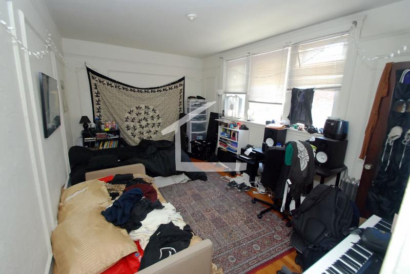 Studio bed, 1 bath apartment for rent at 66 Chiswick Rd Unit 5, Brighton — photo 1 of 9