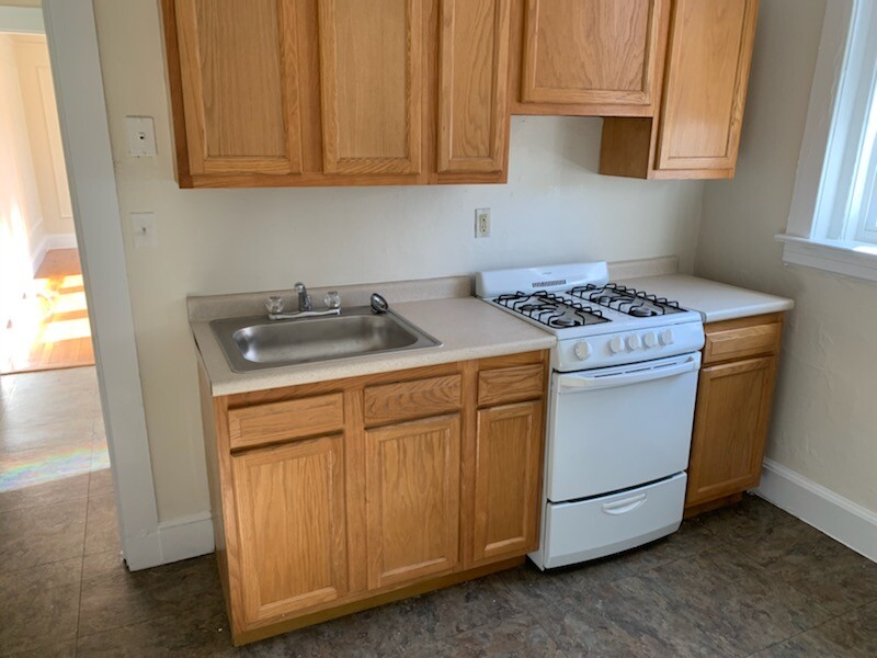 Studio bed, 1 bath apartment for rent at 66 Chiswick Rd Unit 5, Brighton — photo 5 of 9