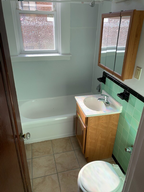 Studio bed, 1 bath apartment for rent at 66 Chiswick Rd Unit 5, Brighton — photo 8 of 9