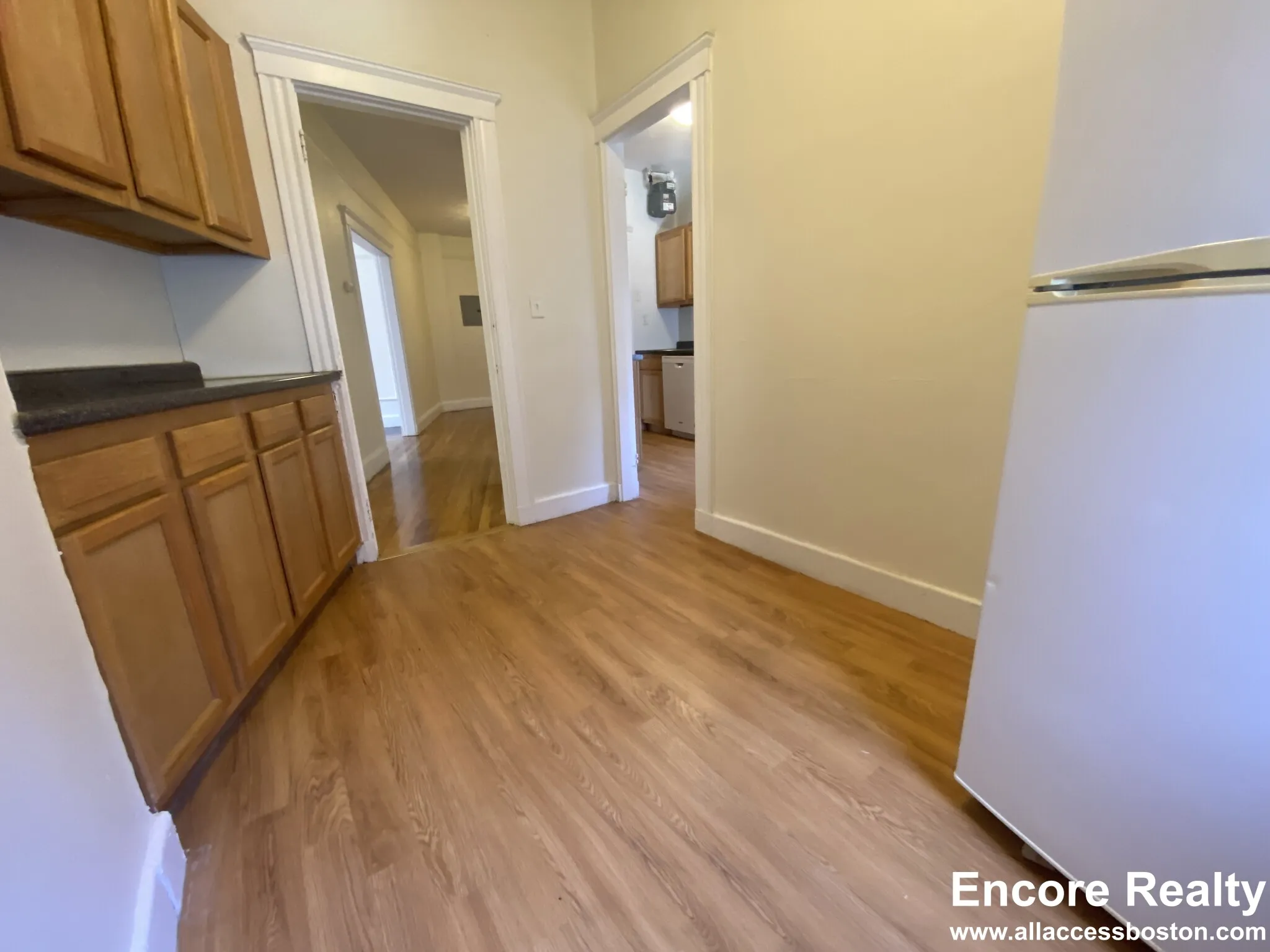 1 bed, 1 bath apartment for rent at 66 Chiswick Rd Unit 8, Brighton — photo 3 of 14