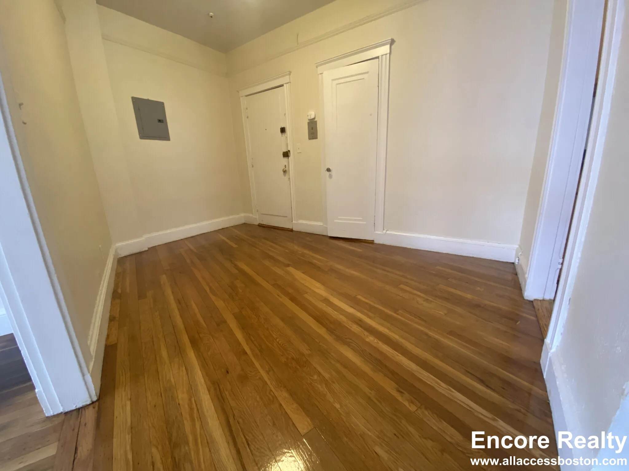 1 bed, 1 bath apartment for rent at 66 Chiswick Rd Unit 8, Brighton — photo 9 of 14