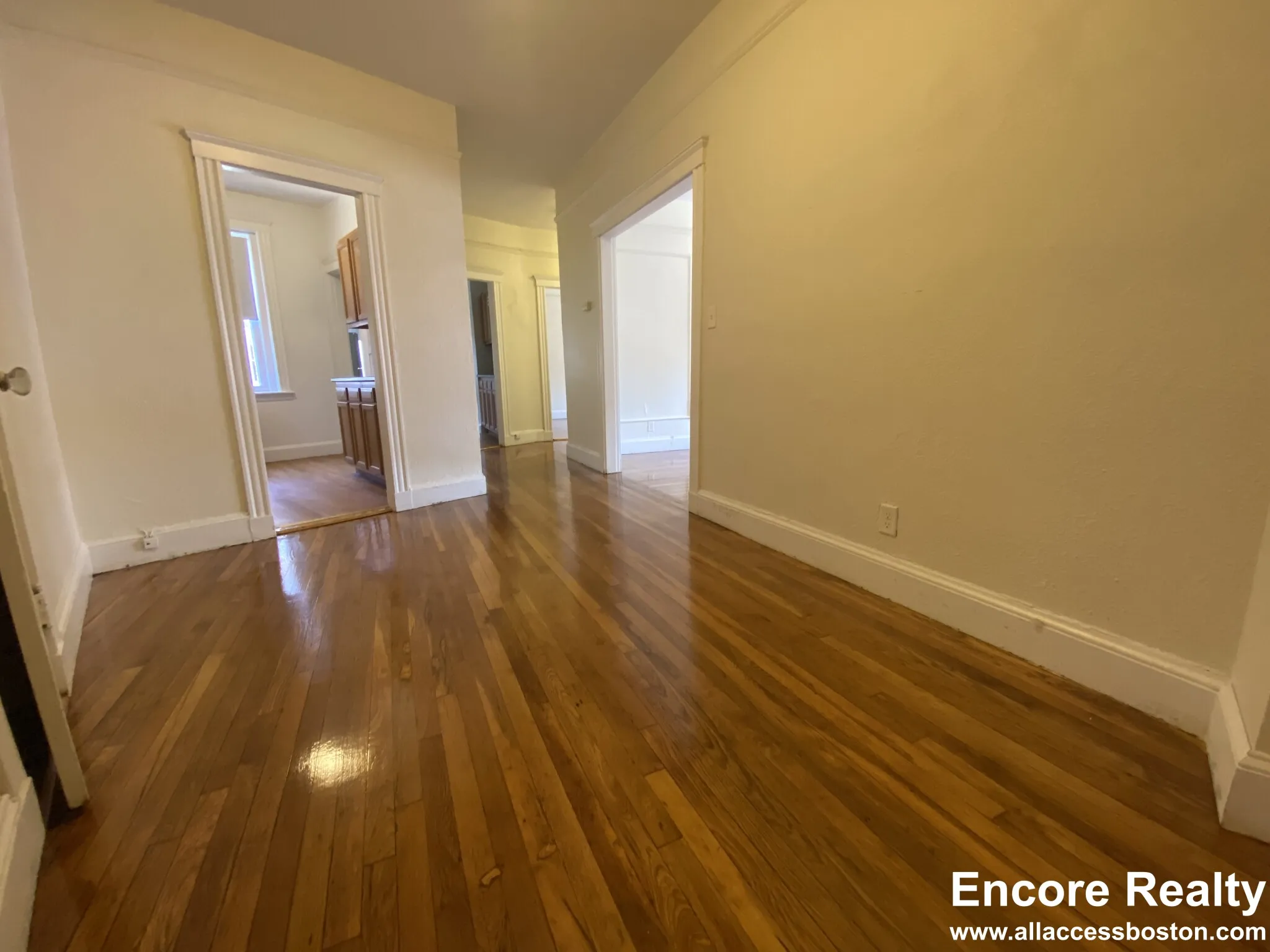 1 bed, 1 bath apartment for rent at 66 Chiswick Rd Unit 8, Brighton — photo 8 of 14