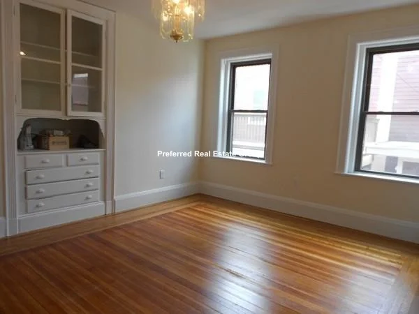 5 bed, 1.5 bath apartment for rent at 66 Clifford St Unit 3, Roxbury — photo 4 of 12