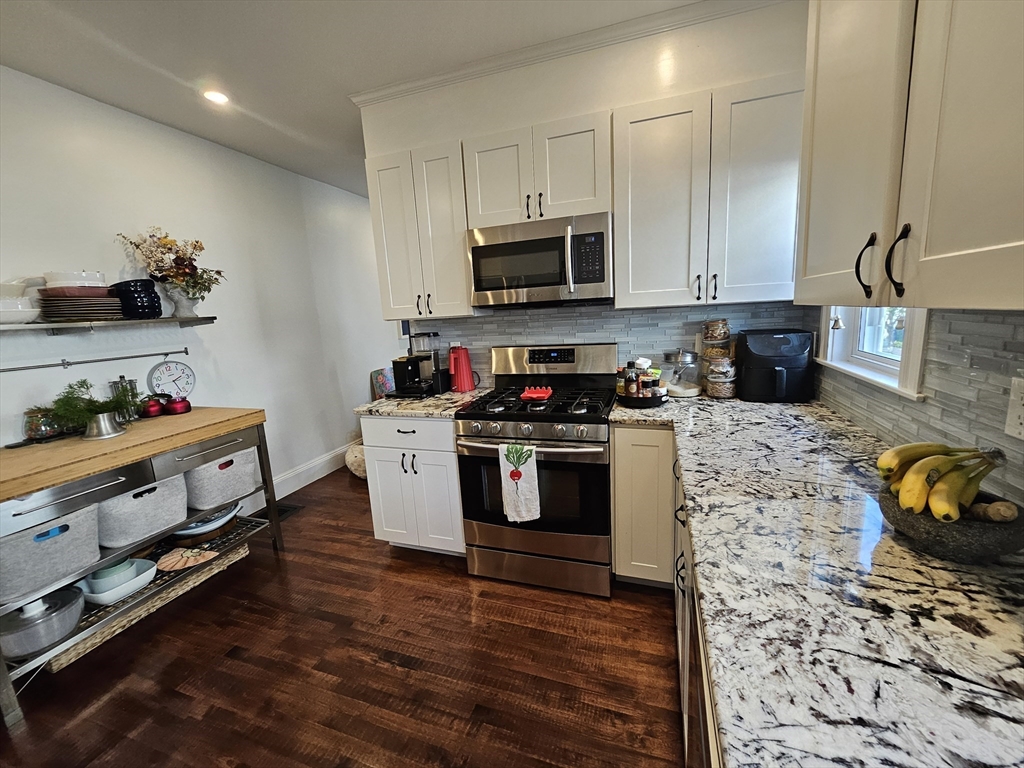 3 bed, 2 bath apartment for rent at 66 Court St Unit 1, Newtonville — photo 8 of 20