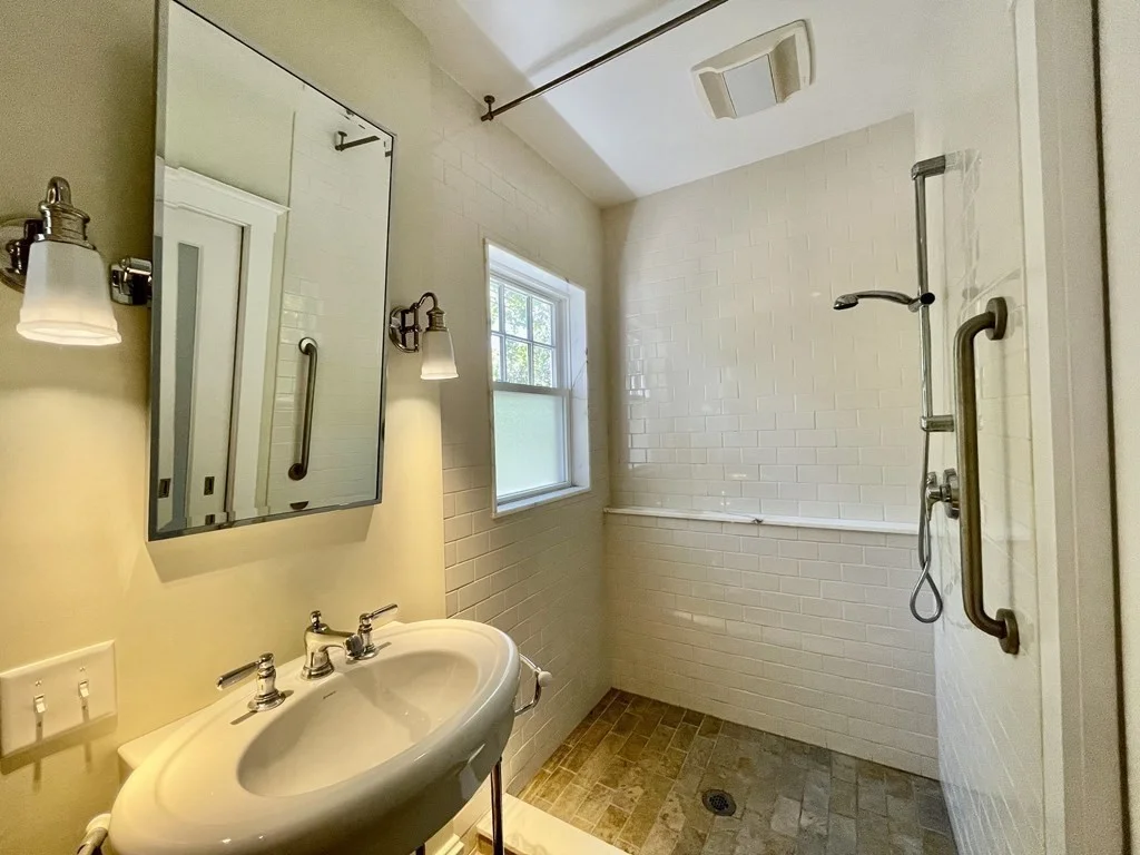 4 bed, 3 bath apartment for rent at 66 Cushing Ave Unit 66, Belmont — photo 9 of 16
