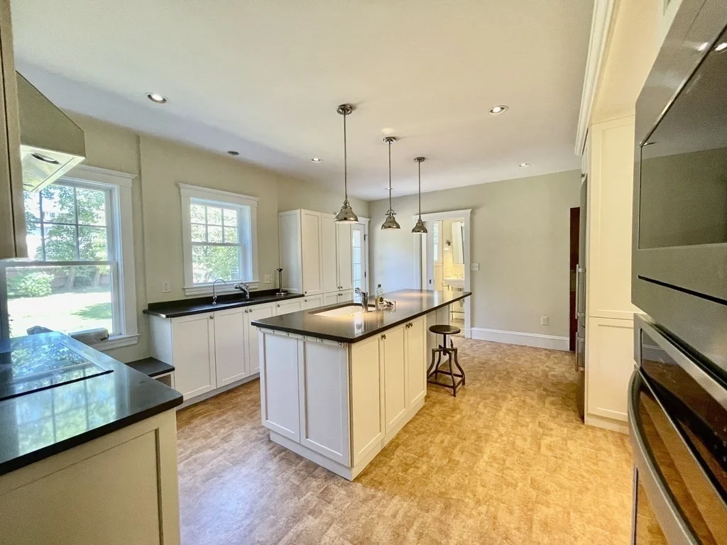 4 bed, 3 bath apartment for rent at 66 Cushing Ave Unit 66, Belmont — photo 2 of 16