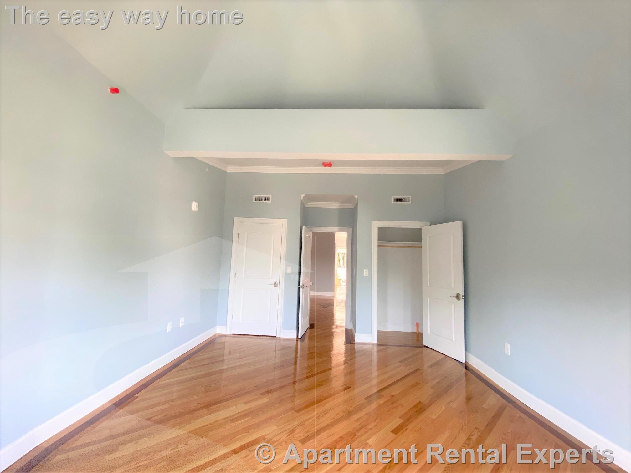 4 bed, 2 bath apartment for rent at 66 Dudley St Unit 3, Salem St. Area — photo 12 of 21