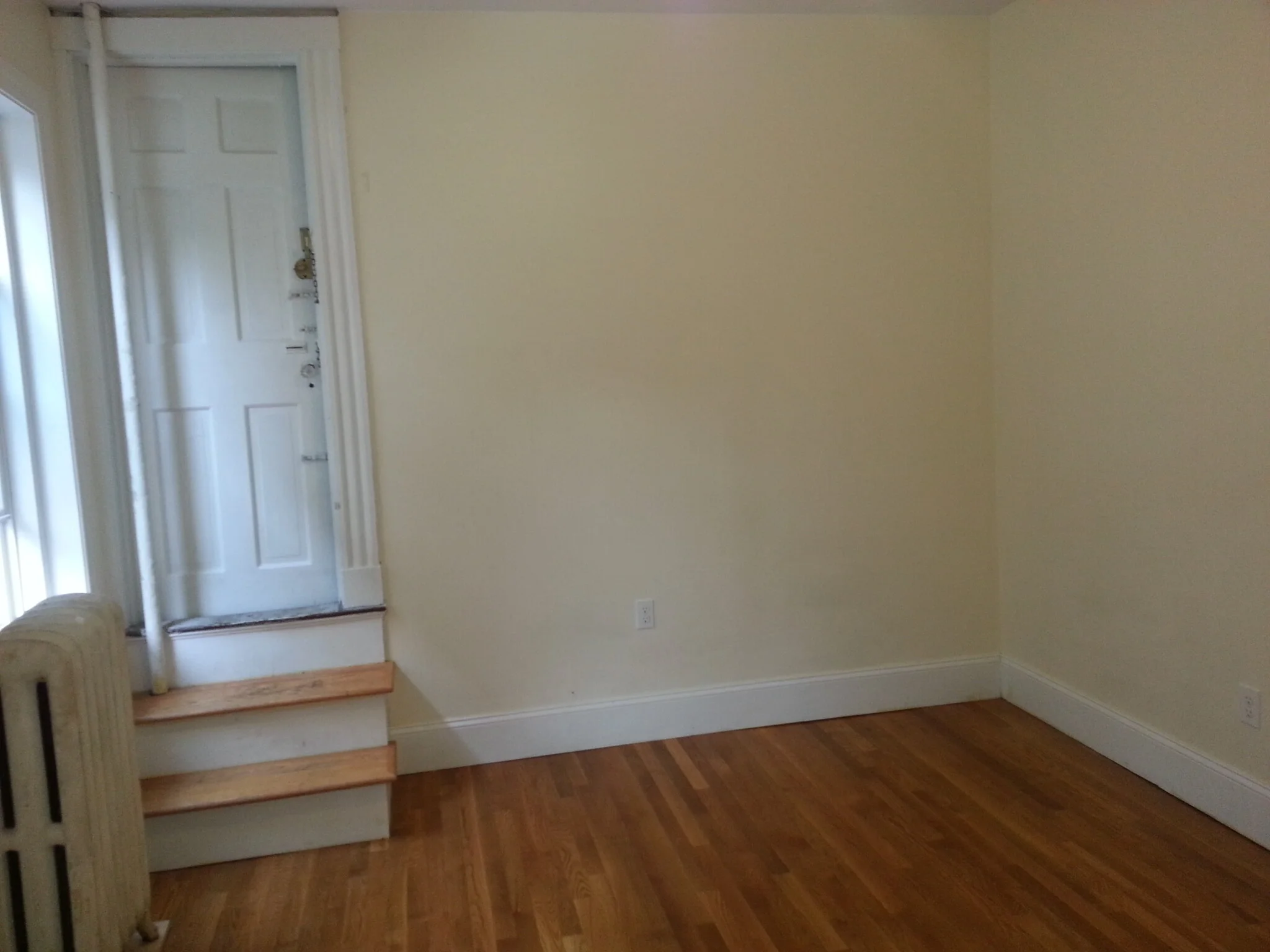 3 bed, 1 bath apartment for rent at 66 Egmont St Unit 2, Coolidge Corner — photo 5 of 9