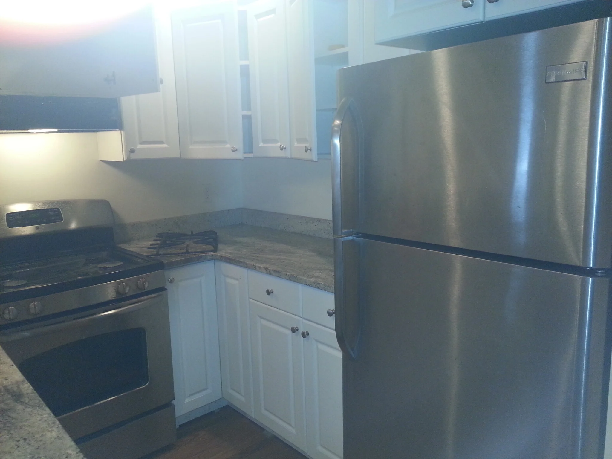 3 bed, 1 bath apartment for rent at 66 Egmont St Unit 2, Coolidge Corner — photo 2 of 9