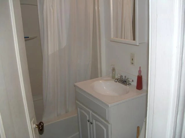 3 bed, 1 bath apartment for rent at 66 Egmont St Unit 2, Coolidge Corner — photo 7 of 9